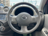 インテリアに合わせたデザインのステアリングは、運転される方のことも考え、運転しやすい形状、大きさです。是非一度、実際に触ってお確かめください。