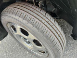 新車時のタイヤの為溝はたっぷり有ります。