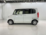 両側パワースライドドア付きだから、狭い駐車スペースなどでの 乗り降りラクラク!小さなお子さまのいるご家庭には嬉しい装備。