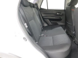 リアシートも厚く、長時間の移動もらくらくです!車種によってはラゲージスペースやトランクへのアクセスも可能!乗り心地・使い勝手共に充実です!!