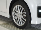 認定中古車では、厳しいHonda認定基準をクリアした厳選されたHonda認定中古車のみ、取り扱っております。「ご購入前の安心」「納車後の信頼」を車両と一緒に提供しております。