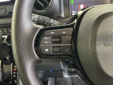 ステアリングにオーディオ操作スイッチが付いています。オーディオ画面に直接タッチしなくても操作が出来ますので、運転に集中できます。