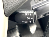 【クルーズコントロール】高速道路もラクラク走行。アクセルを離しても一定速度で走行ができ、長距離運転時の負担を軽減!加速・減速も簡単なスイッチ操作で調整できます。