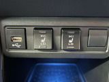 運転席・助手席シートヒーター装備☆  座面と背もたれをすばやく温めるシートヒーターを内蔵。身体を直接温めることができます。 寒い時期には嬉しいアイテムですね♪