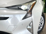 【LEDヘッドライト】悪天候や夜間走行時も良好な視界を確保し安心して運転できる高輝度LEDヘッドライトを装備!点灯速度が早く、消費電力も抑えられています。