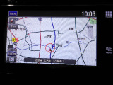 ナビゲーションを装備。多彩な機能で快適ドライブをアシスト。オーディオ機能も充実していますね。