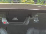 前方の車両等を検知し、衝突しそうな時は警報で注意を促し、ブレーキを踏む力をサポート。ブレーキを踏めなかった場合は衝突被害軽減ブレーキが作動、衝突回避をサポートします。