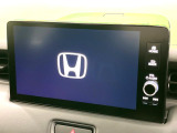 【メーカー純正9型ナビ】インテリアに溶け込むスタイリッシュな「専用設計」メーカーナビを装備♪視認性や操作性など基本性能にも優れ、より上質なカーライフをお楽しみいただけます。