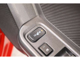 シートヒーター装備付き車!!座席に埋め込まれた電熱線によりシートを暖めることが出来る装備で、温められたシートは、寒い冬には最適です!!