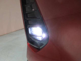 フロントLEDフォグランプです鮮やかな日光色で明るく足元を照らします。