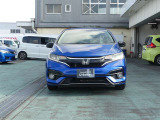 LEDヘッドライト装着車なので、夜間走行も明るく安全な走行をサポートいたします
