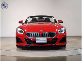【キドニーグリル】BMWは約90年もの間、ほぼ全ての車両にひと目でBMWだと分かるこの特徴的なフロントグリルが備えられ、デザイン・アイコンとして親しまれてきました。