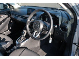ハンドル周りもスッキリしていて運転しやすいです。
