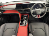 クラウンスポーツ 2.5 RS E-Four 4WD 本革シート