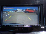 バックカメラ装備しております。駐車時に大変役に立ちますよ。駐車が苦手な方にも便利機能です。