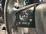 ステアリングにオーディオ操作スイッチが付いています。オーディオ画面に直接タッチしなくても操作が出来ますので、運転に集中できます。