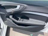 Audi の認定中古車は最長で7年保証(有償延長保証含む)。Audi認定中古車だからできる、変わることのない「確かな安心」を。