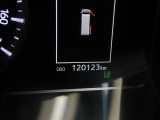 走行距離は10万キロを超えていますが、トヨタならではの耐久性で、まだまだ快適に走り続けられる一台です。