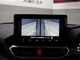 パノラミックビューモニター付きです。車両を上から見たような映像をディスプレイオーディオ画面に表示。運転席からの目視だけでは見にくい、車両周辺の状況をリアルタイムでしっかり確認できます。