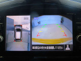 ■アラウンドビューモニター搭載。車体を4方向のカメラで「上から見下ろしたような映像」を映します。車庫入れが苦手な方も映像サポートでラクラク駐車できます。