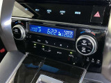 左右独立温度コントロールフルオートエアコンです。運転席、助手席それぞれで独立して温度設定ができます。冷え性の方が乗っても安心ですね♪