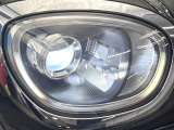 ●LEDヘッドライト:夜間走行時も良好な視界を確保し安心して運転できる高輝度LEDヘッドライトを装備!点灯速度が早く、消費電力も抑えられています。