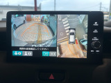 マルチビューカメラシステム装備。上空から見下ろしたような映像で運転を支援します。