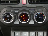 【オートエアコン】車内温度を感知して自動で温度調整をしてくれるのでいつでも快適な車内空間を創り上げます!どの席に座っても快適なドライブが楽しめます♪