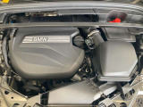 BMWのエンジンは世界的にも認められている高性能エンジンです。レスポンスがよく高回転型の心地よい吹きあがりなど駆け抜ける歓びのキーになる部分でございます。