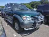 3000cc!軽油!ディーゼル!ターボ!デフロック!4WD!5MT!2バッテリー!純正バンパーガード!純正フォグランプ!純正アルミ!3列シート8人乗り!