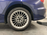 純正アルミホイール装着車両です!