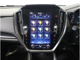 11.6インチの縦型ディスプレイに、ナビゲーション機能をはじめ、エンターテインメント、車両情報、エアコン操作、各種設定などを集約。タブレットのような感覚で、直感的に操作できます。