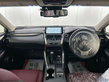 落ち着いたカラーの内装で、ゆったりと運転したい方に。