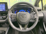 インテリアに合わせたデザインのステアリングは、運転される方のことも考え、運転しやすい形状、大きさです。是非一度、実際に触ってお確かめください。