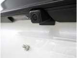 バックカメラが付いているので後方確認が非常にしやすいです。今や運転初心者も熟練者も必須装備!ついていて損はないですね♪