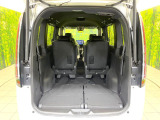 【パワーバックドア】スマートキーや運転席のボタンを押すだけでリアゲートが自動で開閉します!荷物を持っている時や、高い位置にあるバックドアを閉める際に便利な機能です♪
