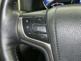 ステアリングスイッチ装備!運転しながら手元でオーディオの操作などができます。