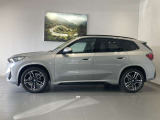 BMWではロングホイールベースの採用をしており、すべての車種に適用され、走行中の安定感の向上されております。また室内空間の広さにも貢献しております。