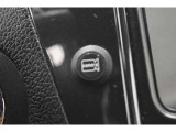 広々した展示場で、じっくりとお車のご確認をいただける環境をご用意しております!白基調の爽やかなショールームにて素敵なお車をご覧くださいませ。
