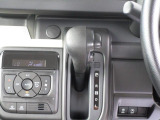 視認性の高いメーターやディスプレイで安心して運転に集中できる環境を提供します。