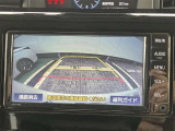 【バックモニター】バックカメラが装着されています。車庫入れが苦手な方もこれがあれば安心ですね