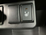 運転席シートヒーターを内蔵。冬も暖か!ポッカポカです!