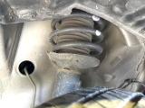 お車を安心してお乗りいただく為には、足回りの定期点検が欠かせません。サービスサポート(有償保証)では無料点検もご提供しており、安心のカーライフをお過ごしいただけるサポート体制が整っています。