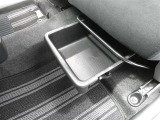 取り出しやすく、しまいやすい収納スペースが満載です。ティッシュやペットボトル等、用途に合わせた収納が可能ですので、使い方はあなた次第!