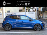 両側にアルピーヌロゴがあり、スポーティーなスタイルとなっております