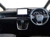 見通しのよいすっきりとした視界で、誰でも運転しやすいです。運転のしやすさは疲れにくさにも繋がりますよ♪