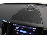 【Bowers&Wilkins】世界のオーディオファン垂涎のプレミアムサウンドシステムを搭載。コンサートホールのベストポジションに相当する音場空間を忠実に再現。乗る人すべてに驚きの音響体験を提供します