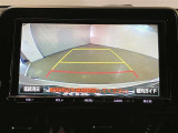 バックギアに入れると、このように後方が映し出されます!駐車の際とても安心!便利!最終確認はご自身の目と耳で必ず行ってください!