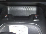 運転席・助手席あたたかシートヒーター付です☆冬場はヒーターの為のエンジン始動を抑えられるので低燃費につながります☆