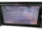 バックガイドモニターで、後方を確認しながら安心して駐車することができます。運転初心者も熟練者も必須の機能ですよ!